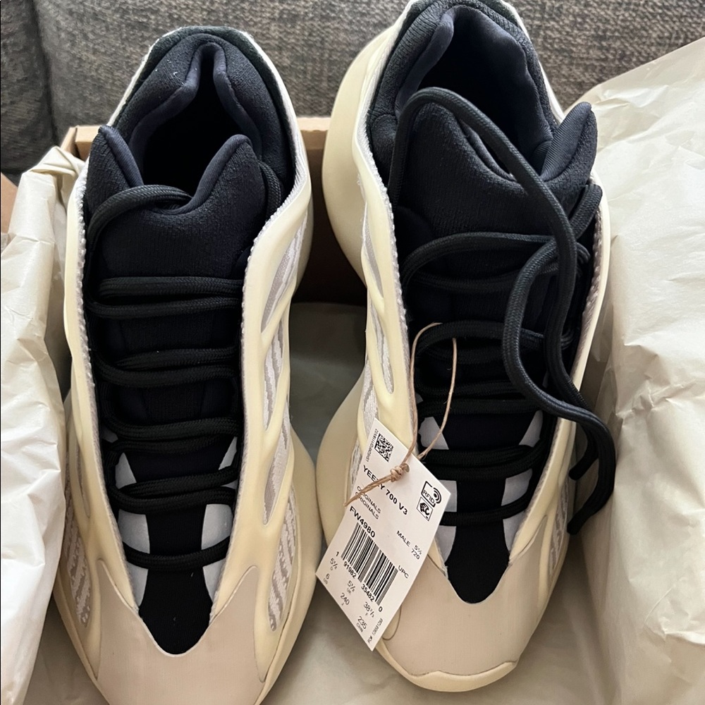 Adidas Yeezy 700 V3 Azael